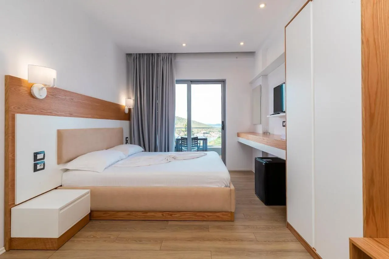Ventus Hotel Ksamil 4*,  Arnavutluk