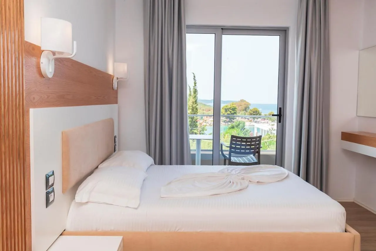 Ventus Hotel Ксамил